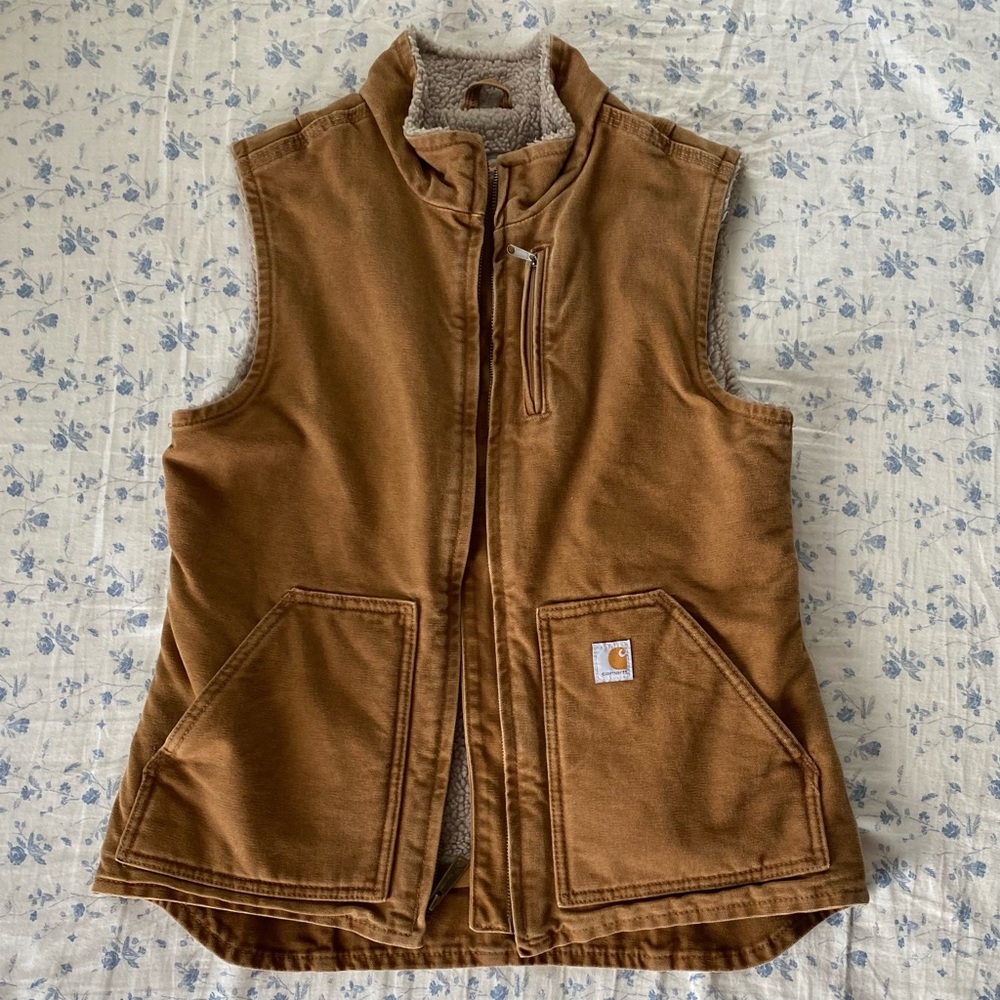 Carhartt Relaxed Fit Washed Duck Sherpa Lined Mock Neck Vest. Carhartt Brown.